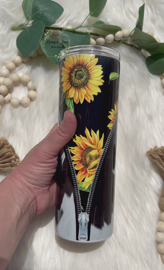 🌻 Cowhide/Sunflower Zipper Tumbler 🌻